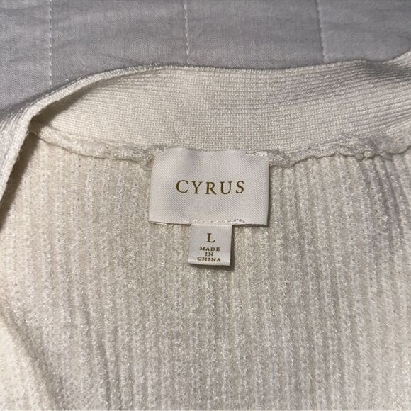 CYRUS L Ivory Three Button Boxy Fit Drop Sleeve Cozy Knit Cardigan - Picture 10 of 16